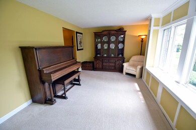 4 Living Room
