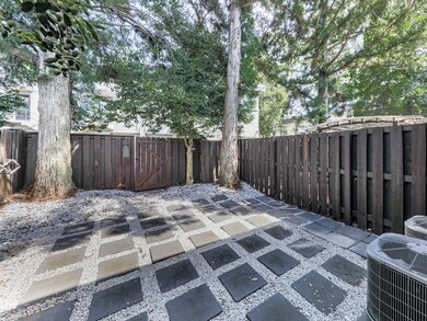 284 Lakemoore Dr NE unit D, Atlanta, GA 30342 - photo 4