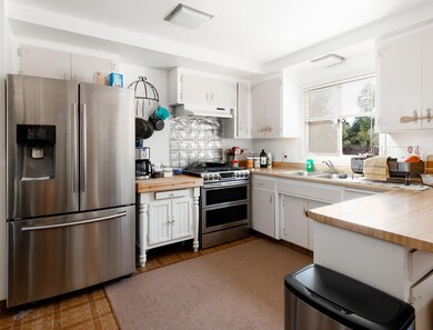 1311 Meadowvale Web-4