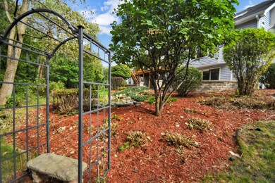 2081 Persimmon Ct, Naperville, IL 60565 - photo 5