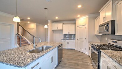 331 Fox Cove Rd, Hendersonville, NC 28792 - photo 6