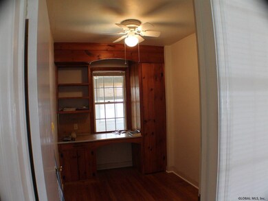 130 Seeley St, Schenectady, NY 12302 - photo 7