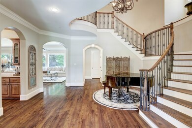 702 Timber Hill Dr, Houston, TX 77024 - photo 2