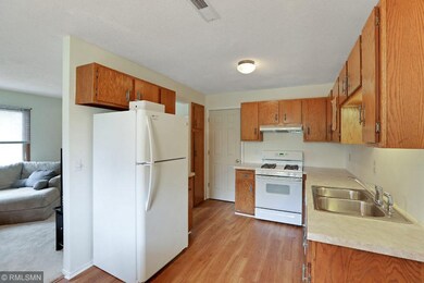 008-9556KingsviewLaneN-MapleGrove-MN-small.jpg