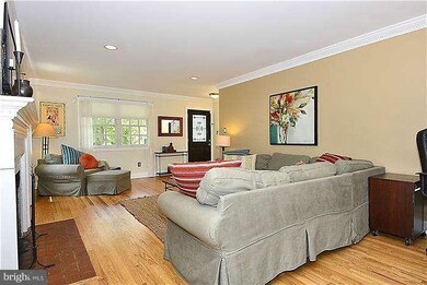 1004 Croton Dr, Alexandria, VA 22308 - photo 5