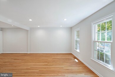 8576 Chester Grove Ct, Springfield, VA 22153 - photo 5