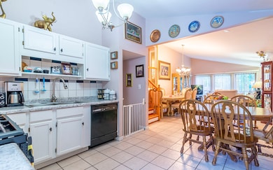 451 Tulsa Ave, Carpentersville, IL 60110 - photo 7