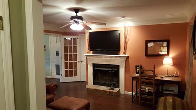 Living Room w/fireplace