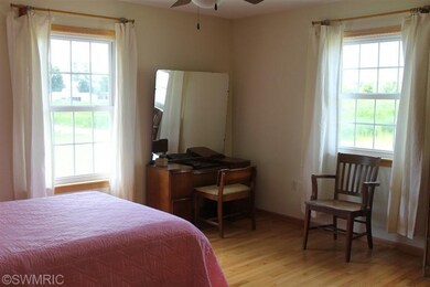 3951 Kaiser Rd, Three Oaks, MI 49128 - photo 4