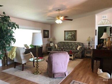 2377 Lower Pond Ln, Homedale, ID 83628 - photo 5