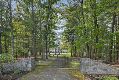 11 Elizabeth Way, Lynnfield, MA 01940 - photo 3