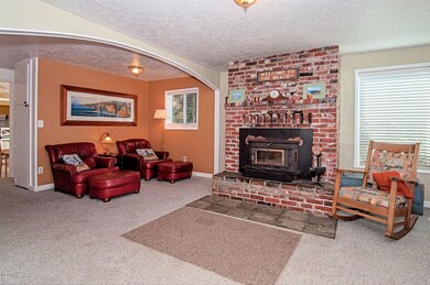 1438 SW Coast Ave, Lincoln City, OR 97367 - photo 6