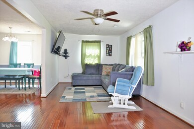 6533 Pinewood Ln, Warrenton, VA 20187 - photo 3