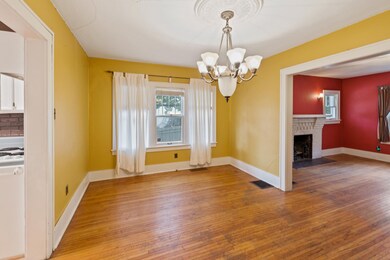 922-W-Broadway-11