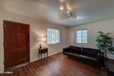 2046 N 29th Pl-6