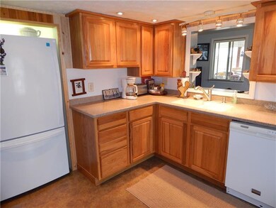 Beautifully renovated kitchen offers upgraded cabi
