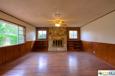 1234 Common St, New Braunfels, TX 78130 - photo 4