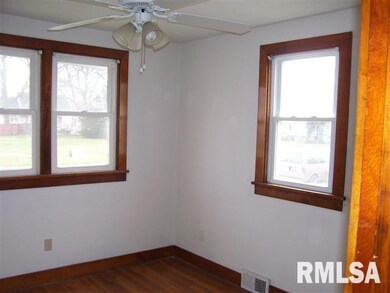 419 S Mclean St, Lincoln, IL 62656 - photo 6