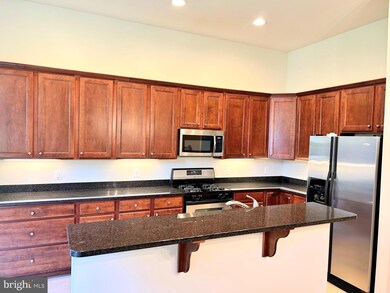 5981 Meadow Brook Dr, Burke, VA 22015 - photo 4