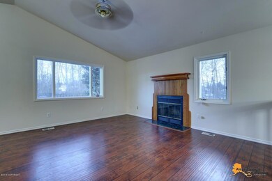 2218 CB  LIVING ROOM 2