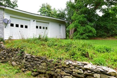 Oversized Garage/Barn