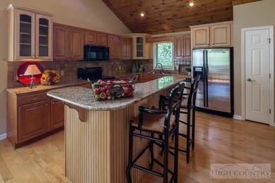 654 the Glens Blvd, Banner Elk, NC 28604 - photo 3