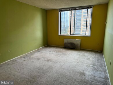 Skyline Plaza unit 1616S, Falls Church, VA 22041 - photo 3