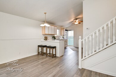 429 Blackhawk Ave, Carpentersville, IL 60110 - photo 5