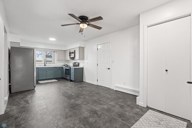 Kitchen/dining/entryway