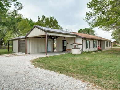 412 Buchanan Rd, Decatur, TX 76234 - photo 2