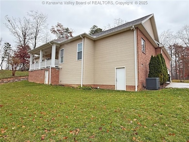 1236 Crooked Creek Rd, Scott Depot, WV 25560 - photo 6