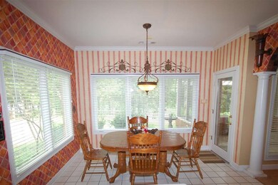 EAT IN KITCHEN