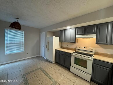 7818 Aquarius Cir S, Jacksonville, FL 32216 - photo 2