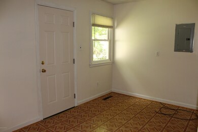 111 Dogwood Dr, Jacksonville, NC 28540 - photo 5