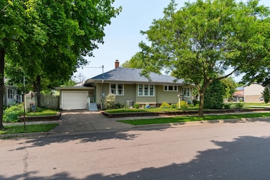 07_1524WestAveS_Exterior7_mls