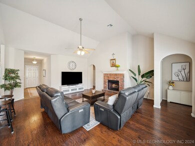 12522 S Cedar Place, Jenks, OK 74037 - photo 7