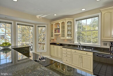 3108 Sutherland Hill Ct, Fairfax, VA 22031 - photo 5