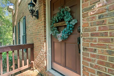 137 Colebrook Dr-006
