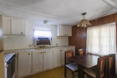 712 Bryant Landing Rd, Wewahitchka, FL 32465 - photo 3