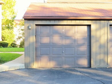 Detached 1 Car Garage