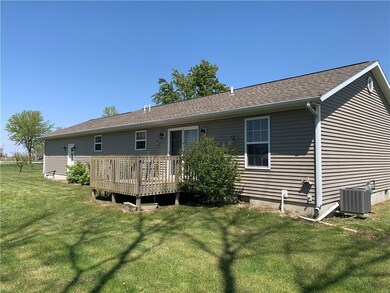 204 S Bland St, Shumway, IL 62461 - photo 5