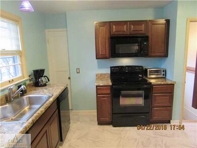 2801 Chatham Rd, Lansing, MI 48910 - photo 4