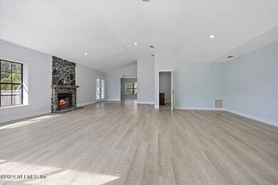 1371 River Hills Ct, Jacksonville, FL 32211 - photo 6