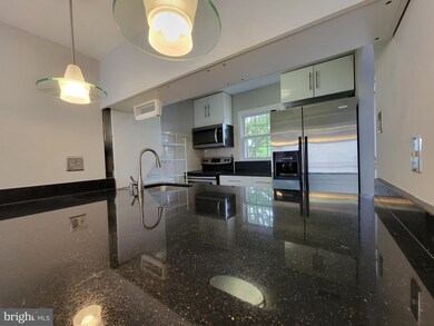 14461 Saint Germain Dr, Centreville, VA 20121 - photo 3