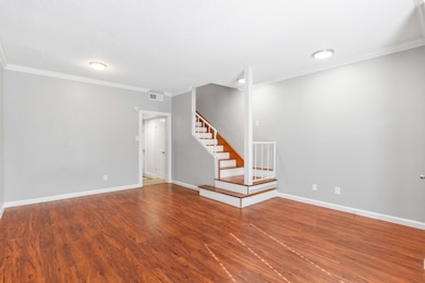 Living Room / Dining