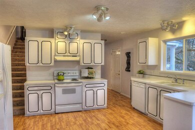 17028 N Day Mt Spokane Rd, Mead, WA 99021 - photo 5