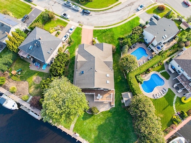 43 Duck Ln, West Islip, NY 11795 - photo 4