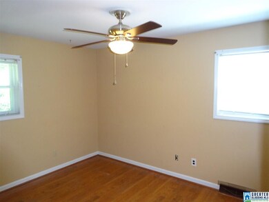 583 Karey Dr, Center Point, AL 35215 - photo 3