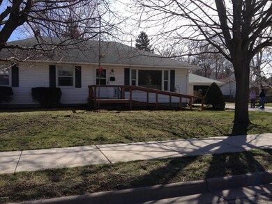 523 Amity St, Lowell, MI 49331 - photo 2