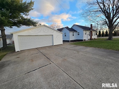 418 19th Ave N, Clinton, IA 52732 - photo 6